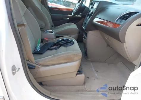 2014 Chrysler Town & Country Touring from USA, damaged, VIN 2C4RC1BG6ER196392